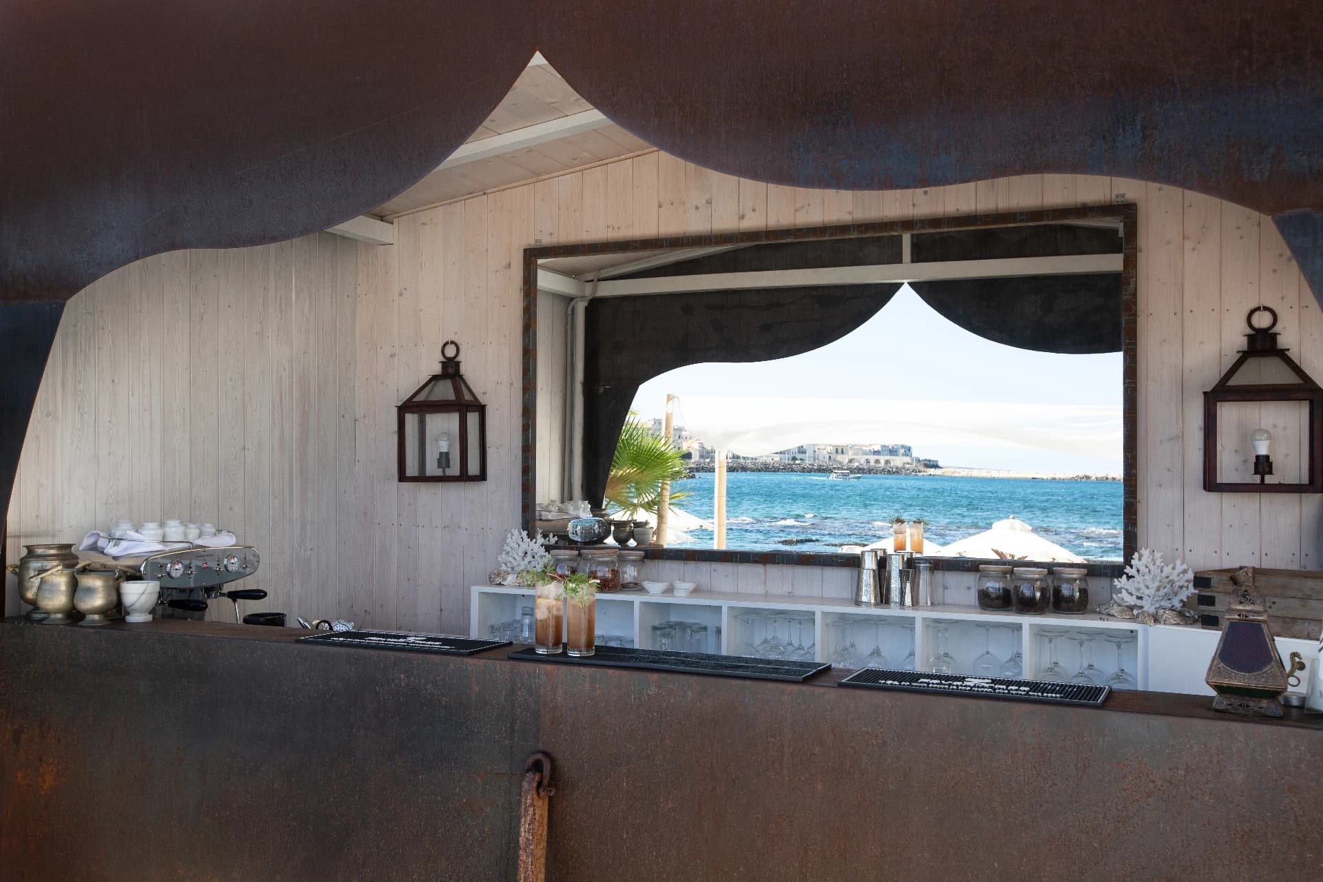 Bar mit Meerblick