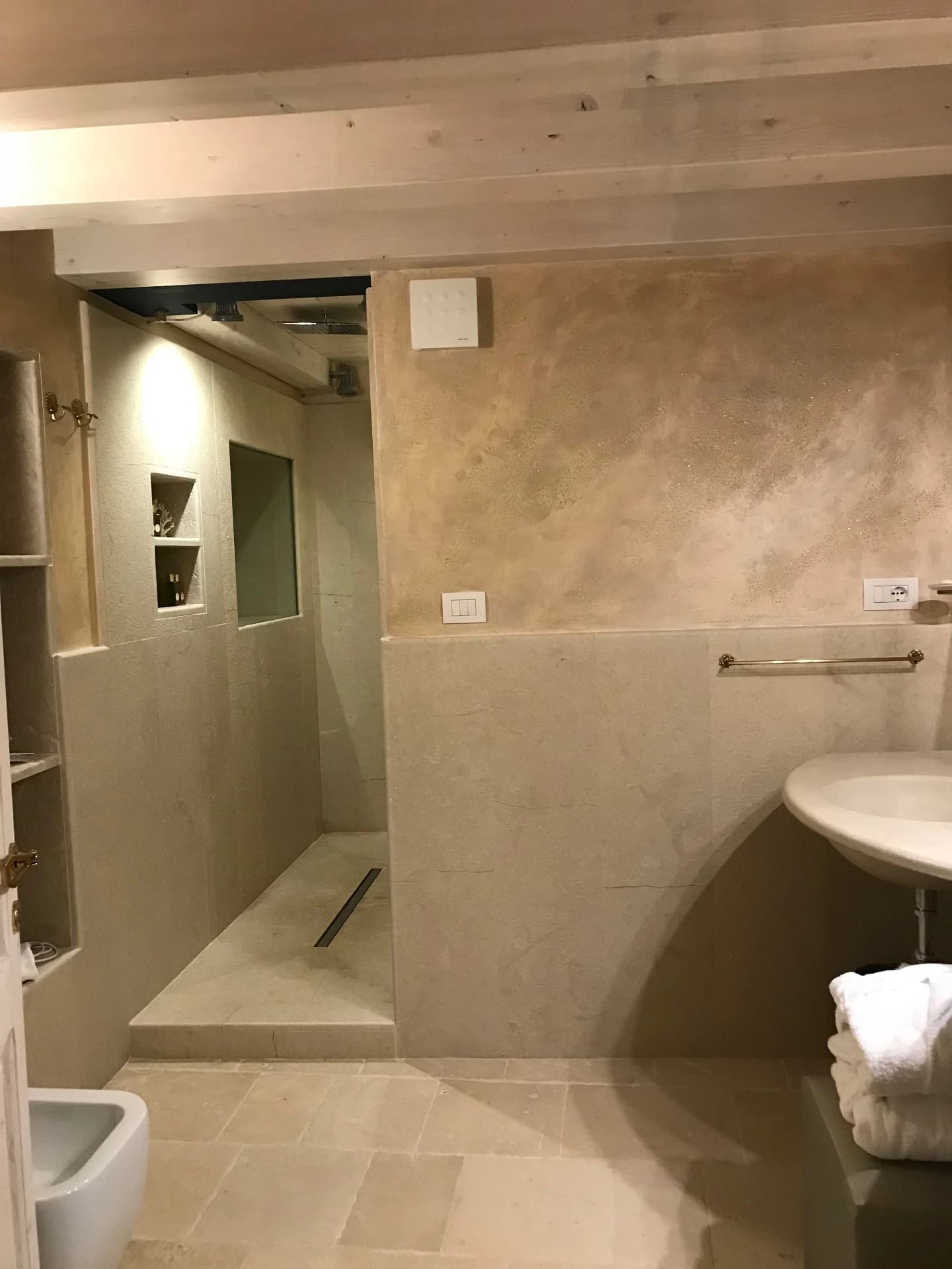 Suite Bright — 20