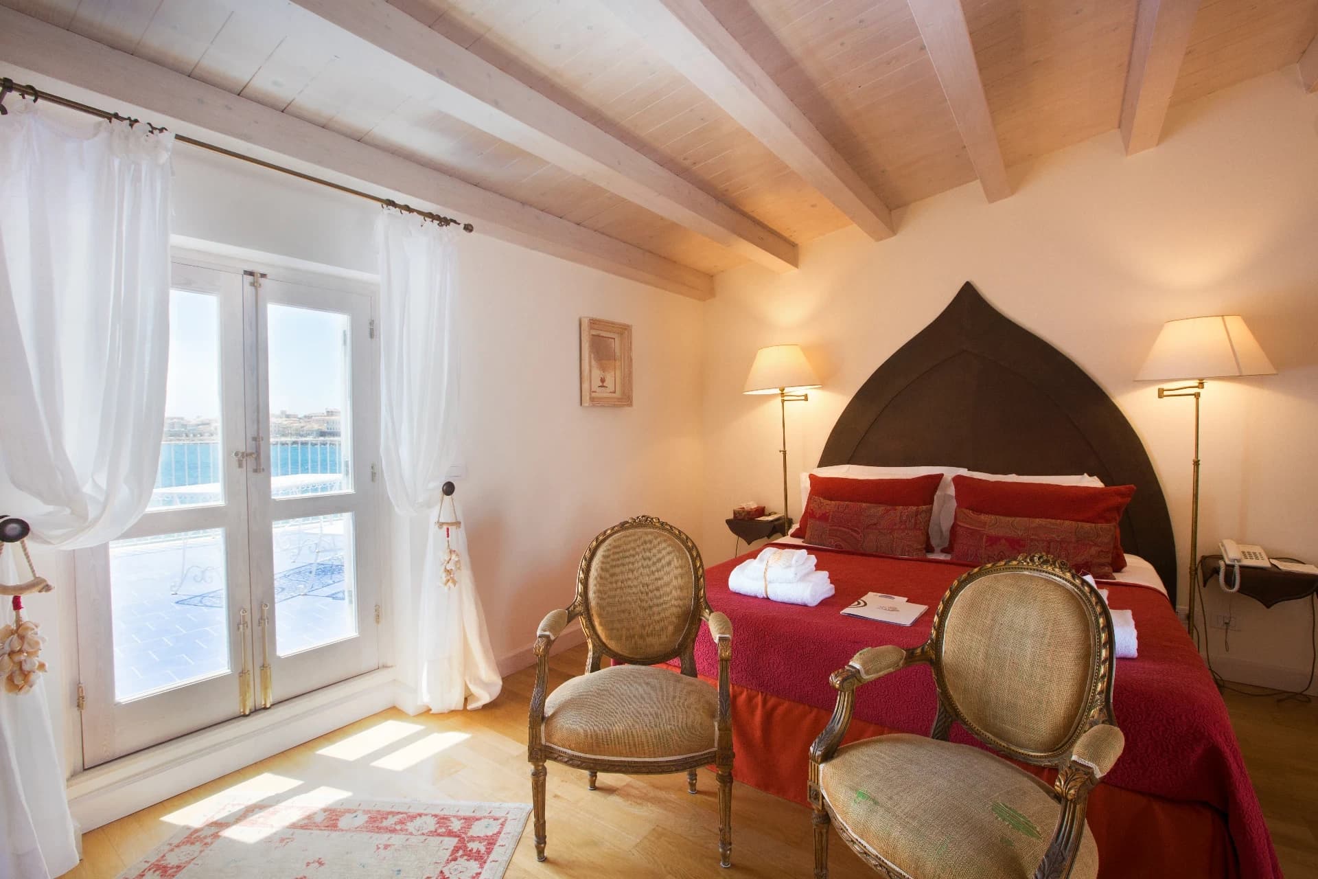 Suite Coral Room — 11