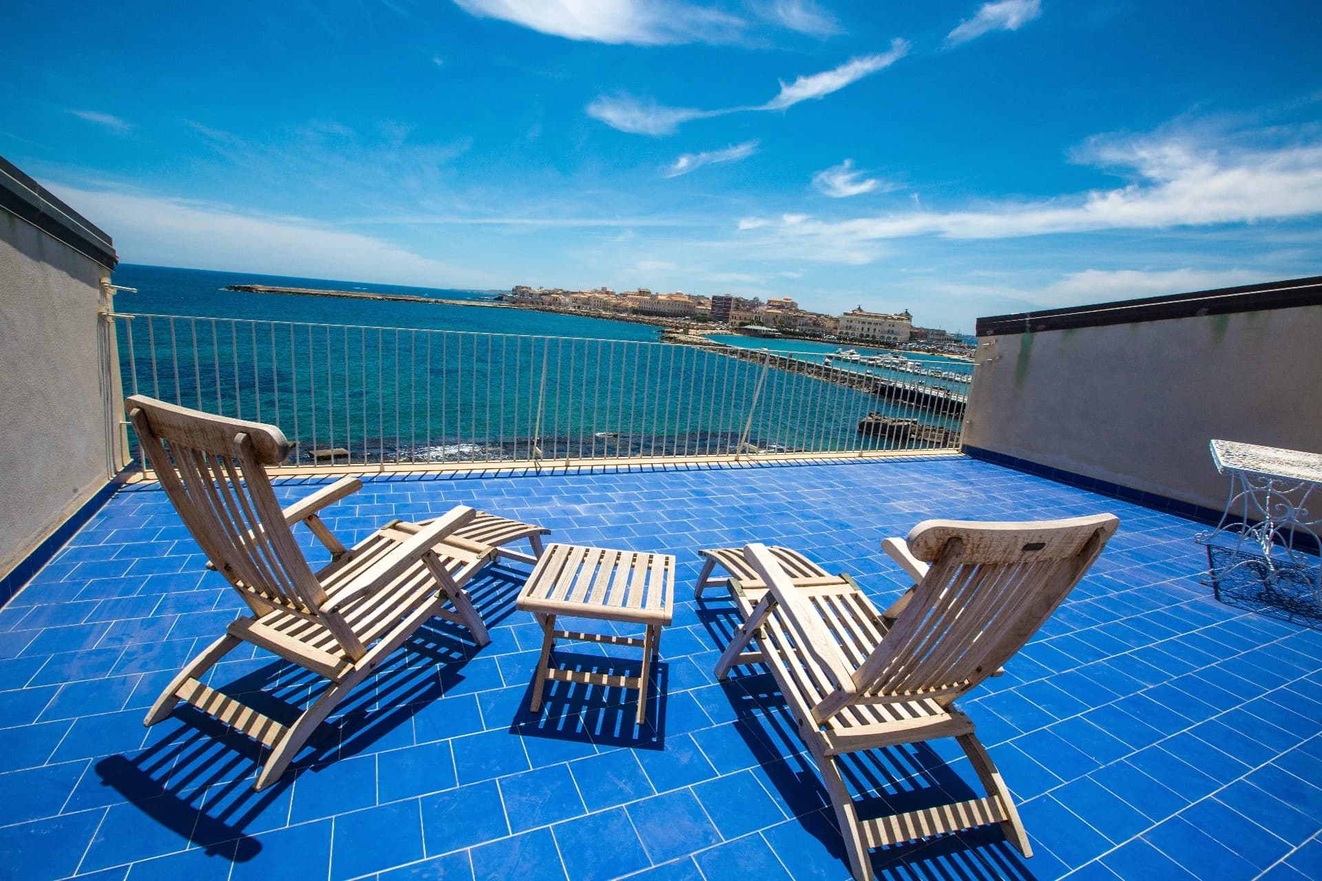 Suite Coral Room — 4